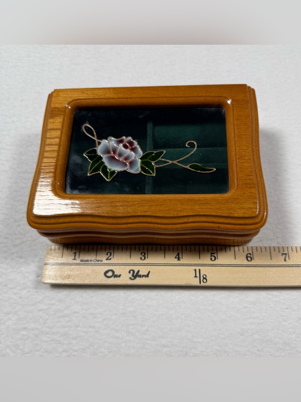 Small vintage Wooden Jewelry Box with Floral Glass Inlay rings feminine minimal - Picture 3 of 4